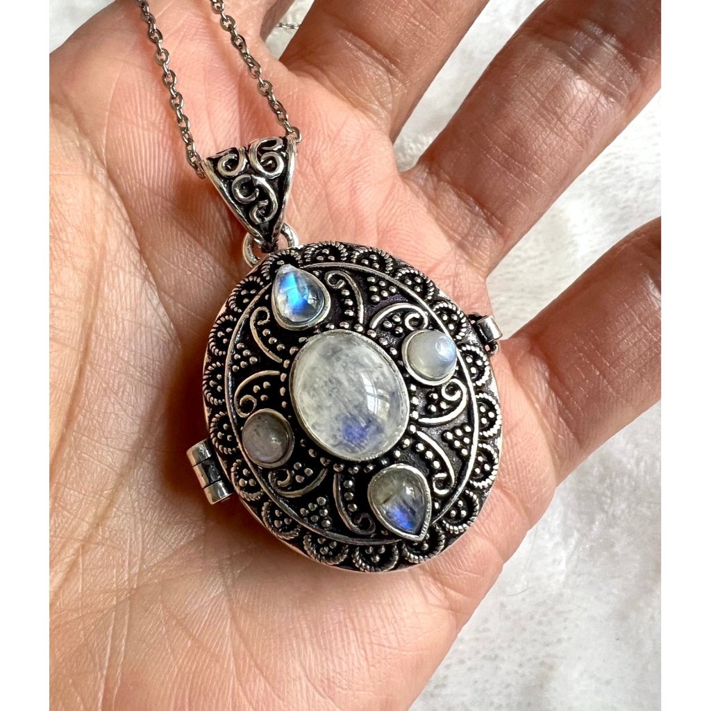 925 Vintage Style Rainbow Flash Moonstone Poison Locket Pendant Necklace